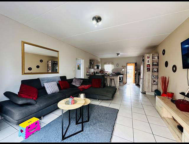 2 BEDROOM TOWNHOUSE FOR SALE IN ALBEMARLE